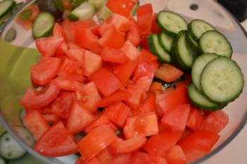 Греческий салат | Добавляем помидоры